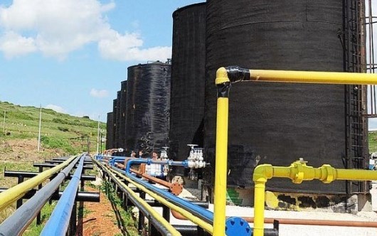 Ndryshojne taksat per hidrokarburet: Jo me sistem hibrid, i jepet perparesi ligjit